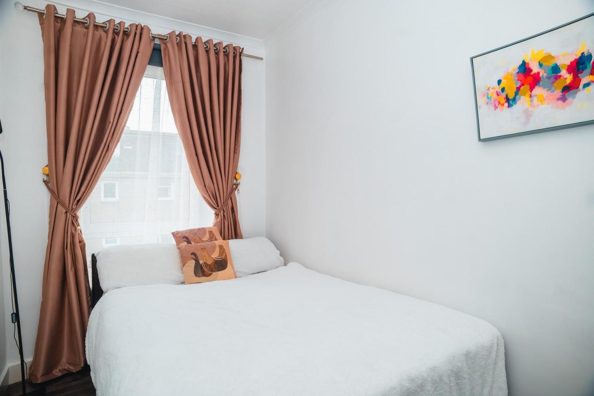 Entire Fabulous 2Bedroom First Floor Flat Located Within Close Proximity To City Centre & University Of Aberdeen With Private Parking 외부 사진